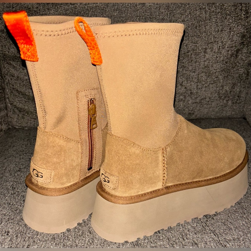 UGG Classic Dipper Boot